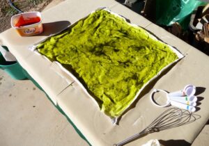 Flour crackle resist with dye